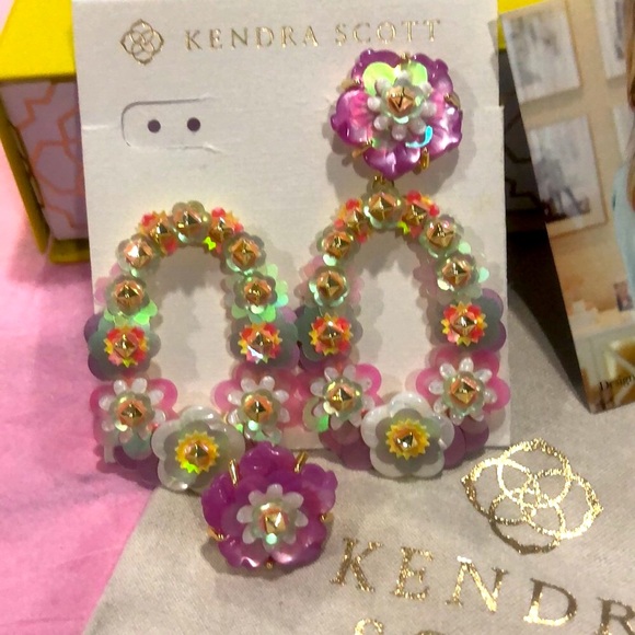 Kendra Scott flower 🌸 jeweled earrings! - Picture 6 of 10